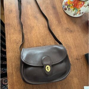 Coach vintage prairie bag in mahogany. In excellent preowned condition.